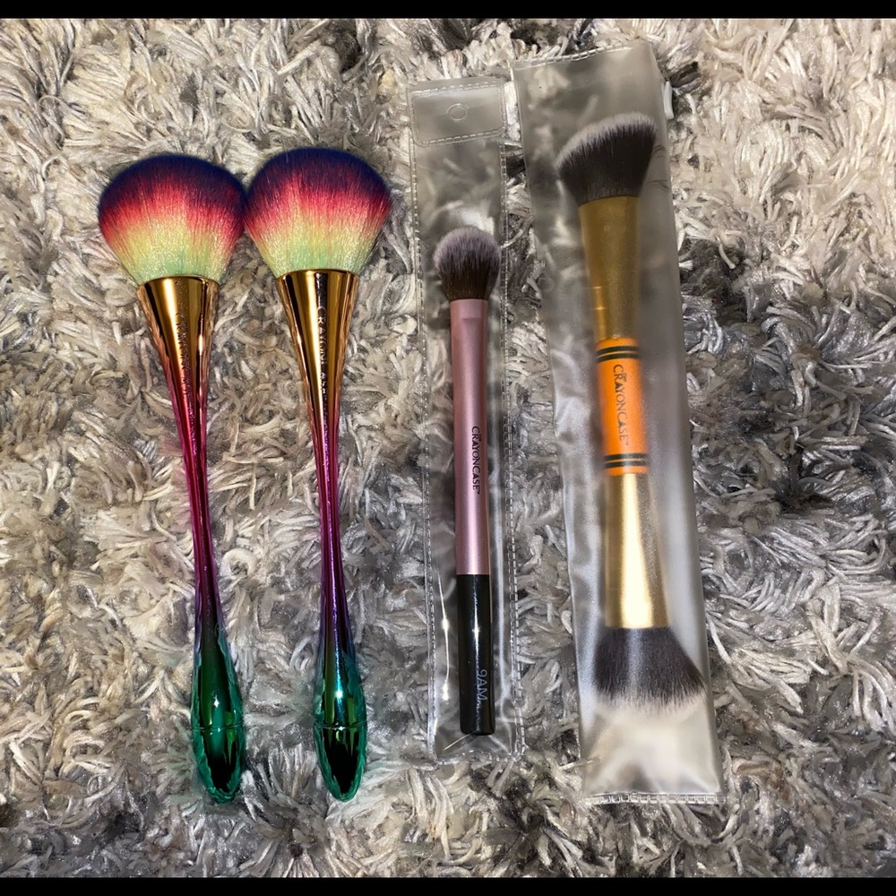 The Crayon Case Makeup Brushes/Brush Cleaner Set